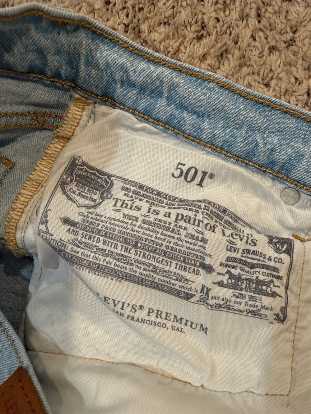 Levi's Light Wash Jeans - Picture 2 of 8